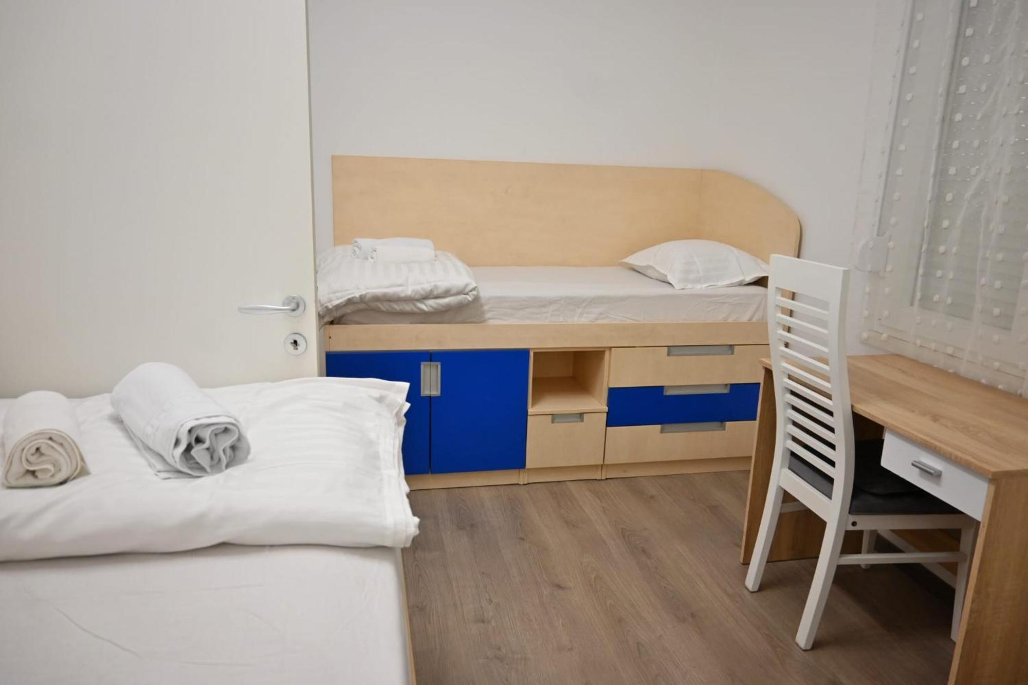 Daniel Apartment Split
