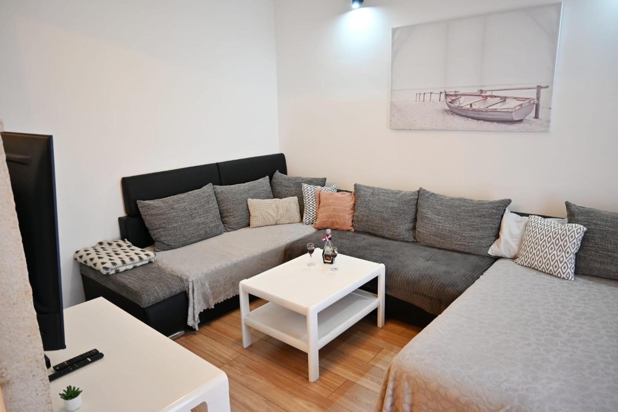 Daniel Apartment *